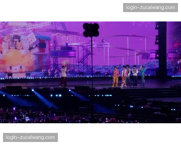 看台视角传感器集群回传 观众端交互画面无缝衔接